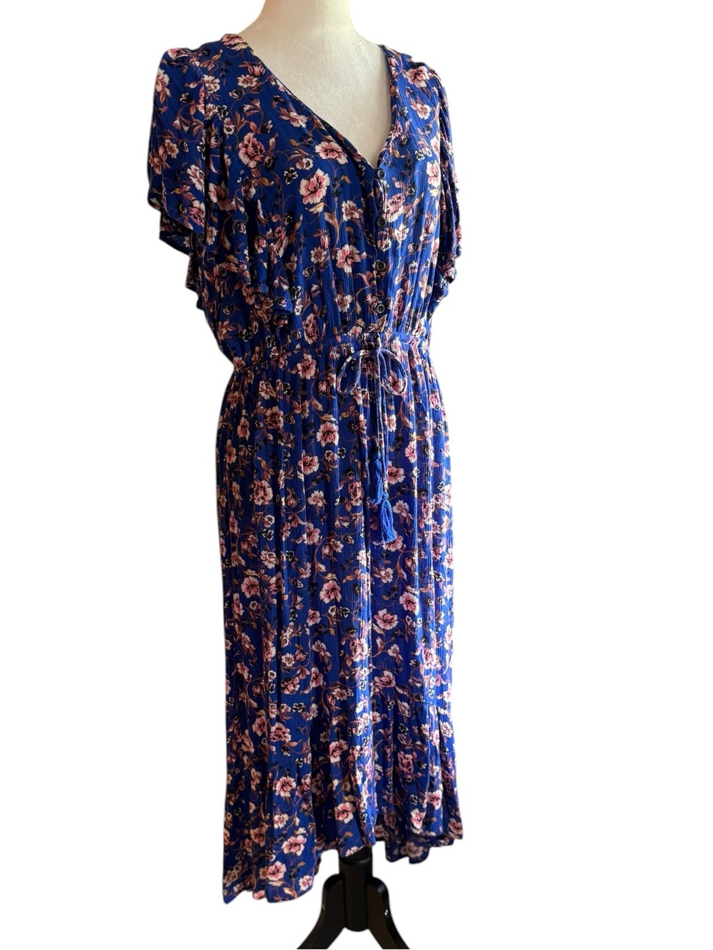 Knox Rose Blue Boho Floral V-Neck Midi Dress with asymmetrical Hemline